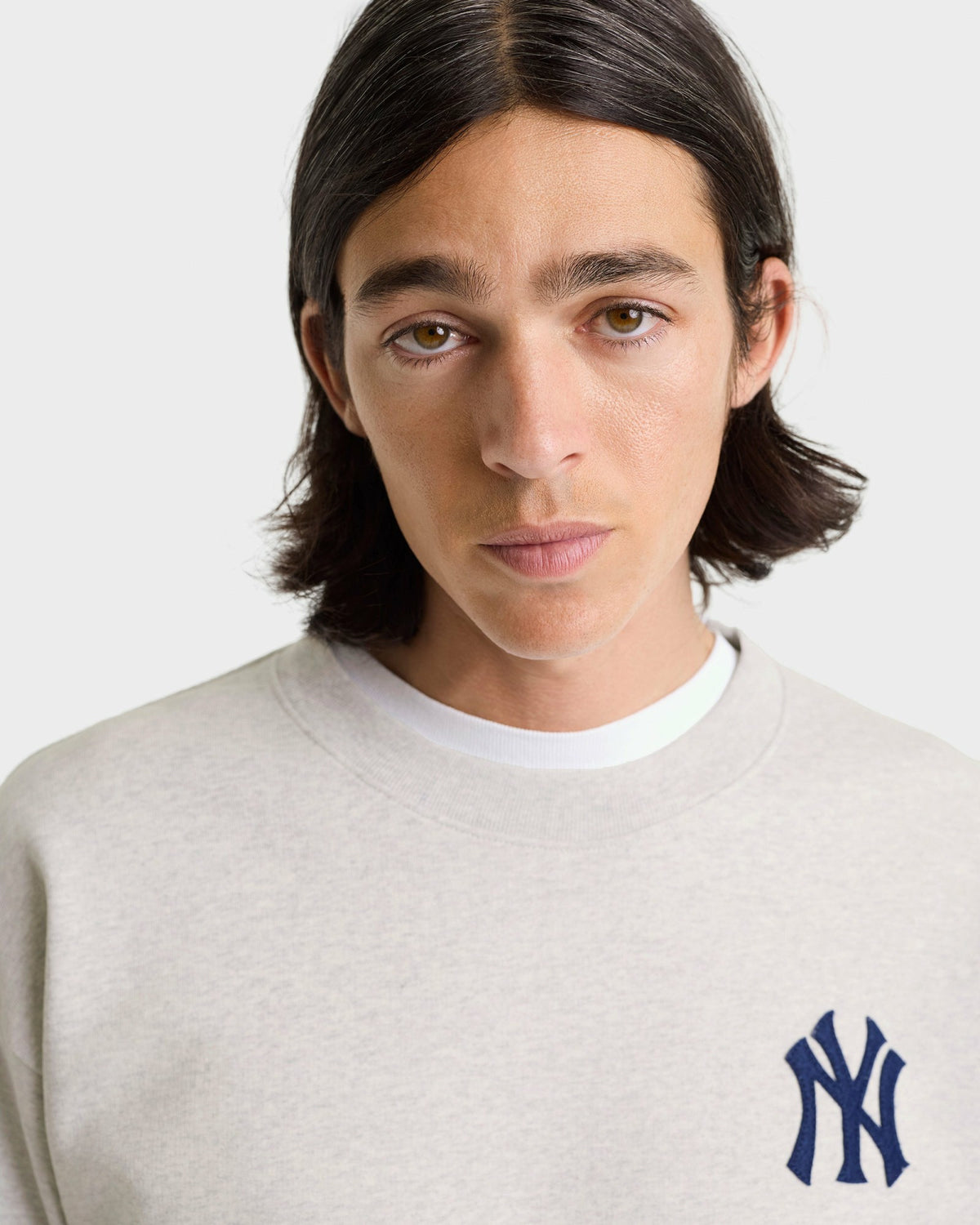 Sporty & Rich Heritage Yankees Serif Crewneck - Heather Gray/Navy