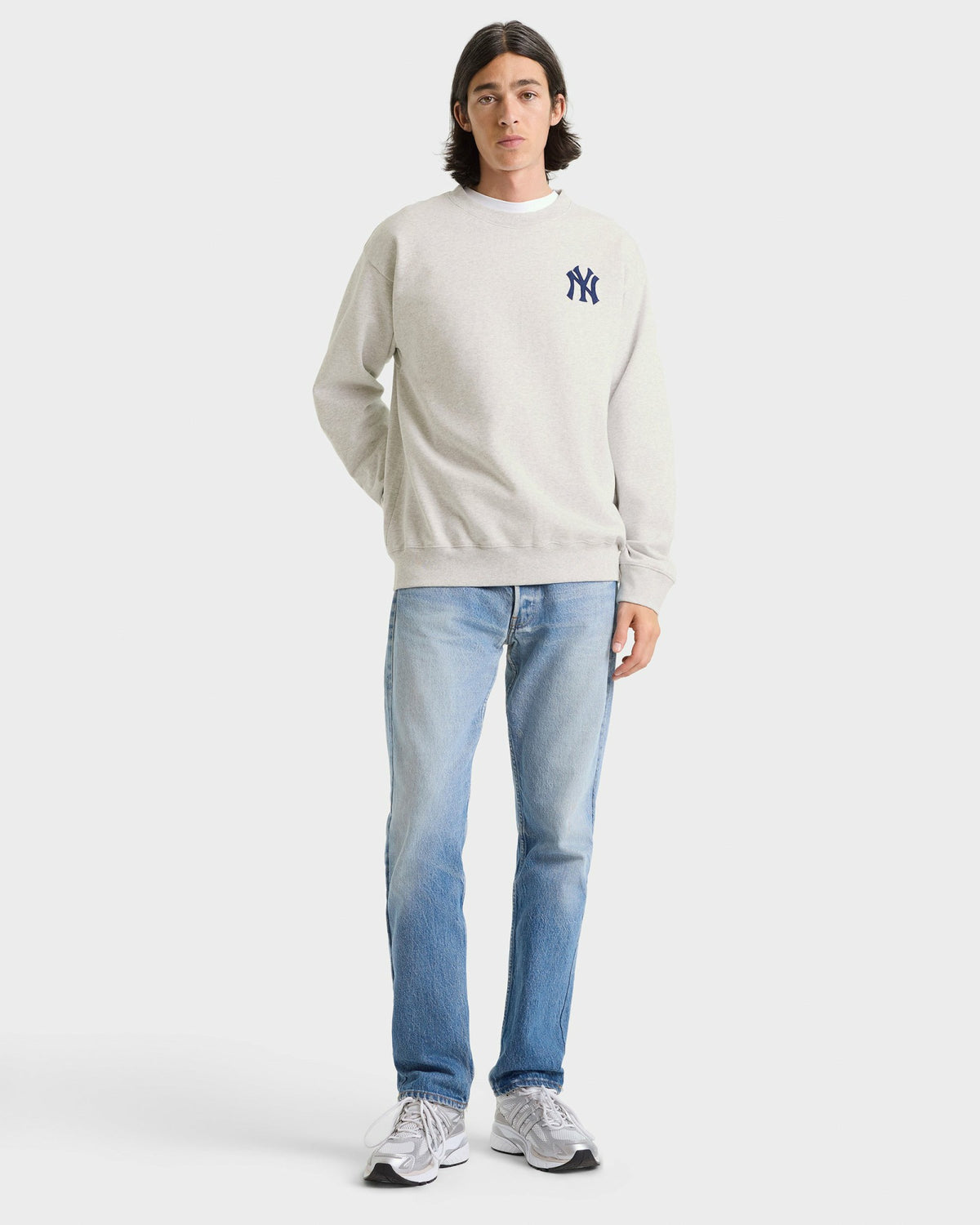 Sporty & Rich Heritage Yankees Serif Crewneck - Heather Gray/Navy