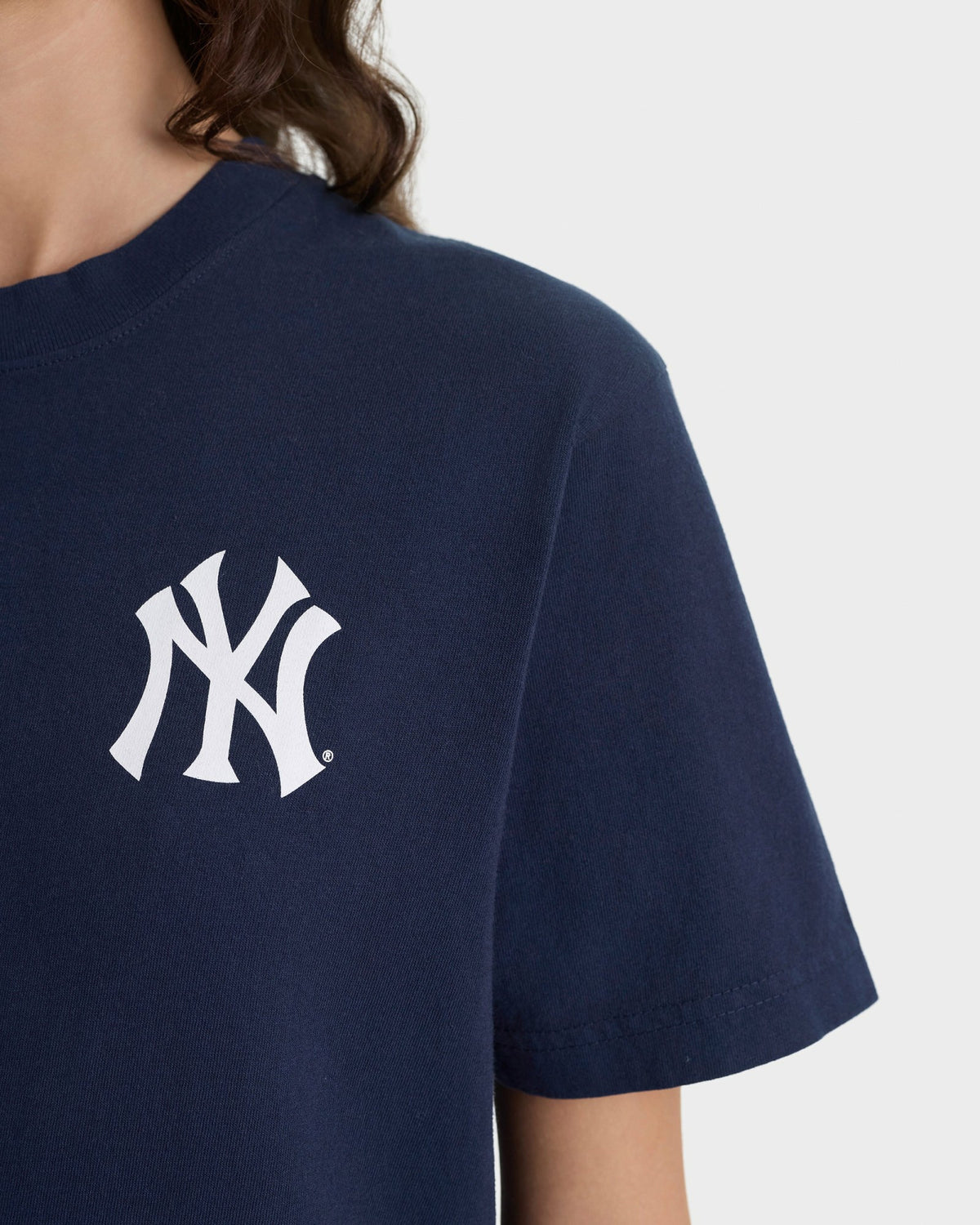 Sporty & Rich Yankees Curve T-Shirt - Navy/White