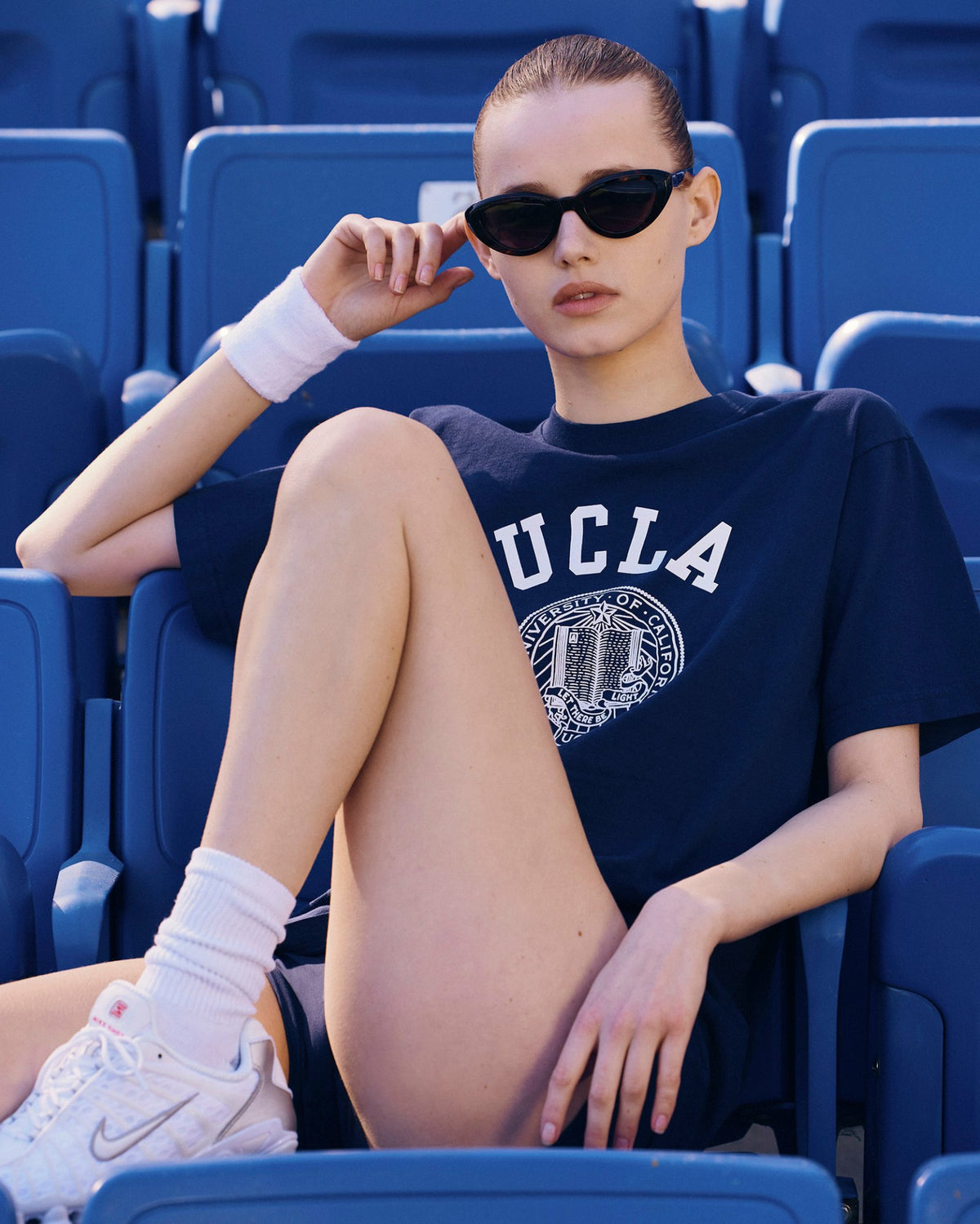 Sporty & Rich UCLA Crest T-Shirt - Navy/White