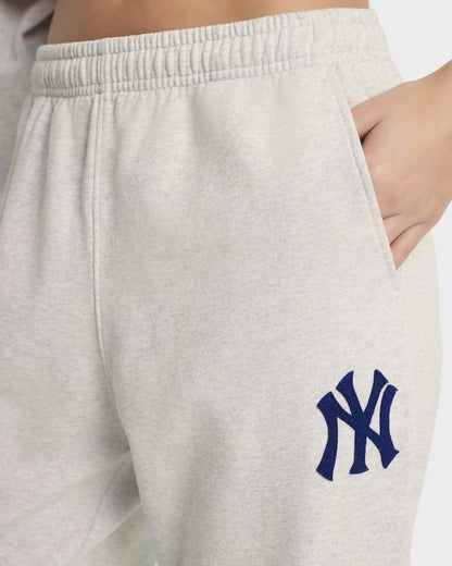 Sporty & Rich Heritage Yankees Serif Sweatpant - Heather Gray/Navy