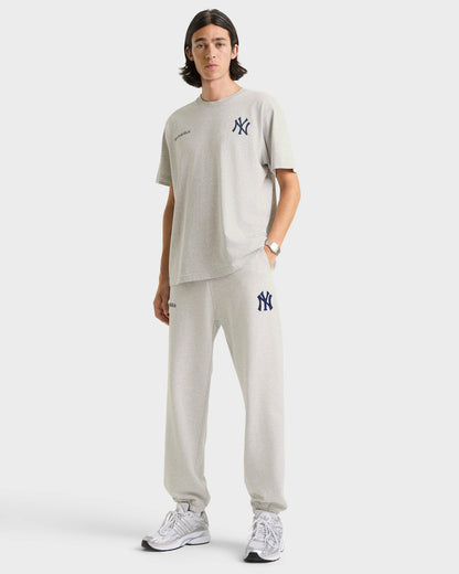 Sporty & Rich Heritage Yankees Serif Sweatpant - Heather Gray/Navy
