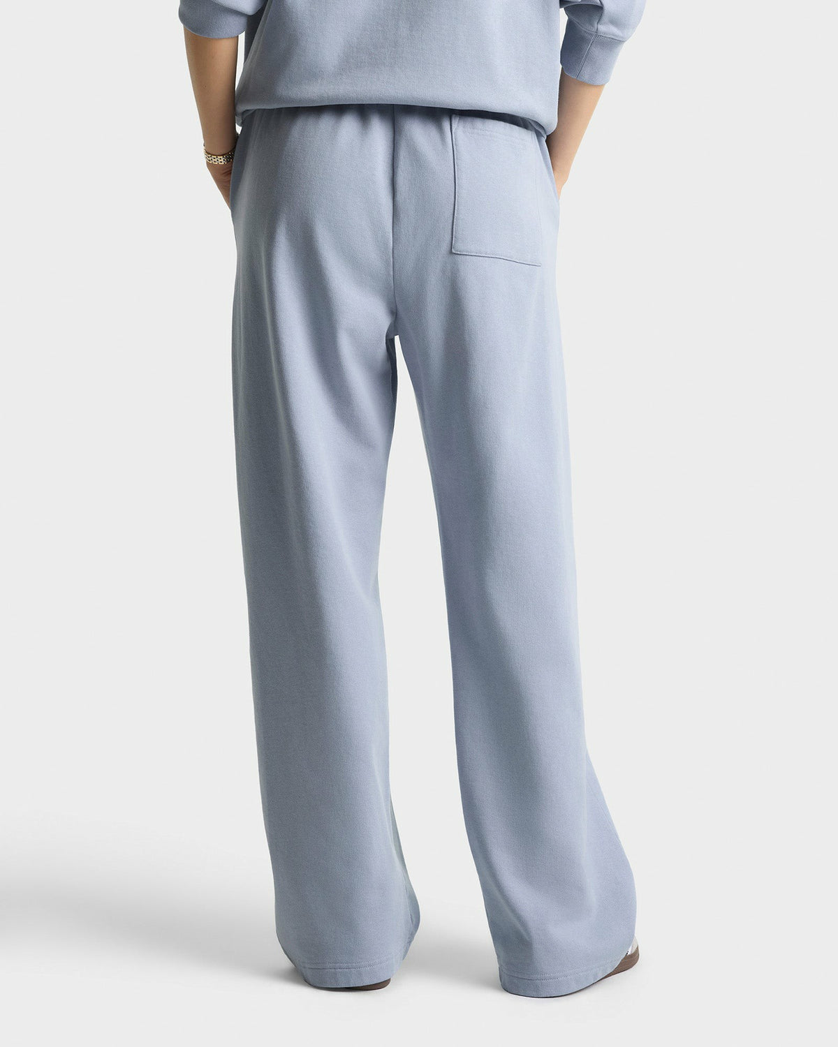 Sporty & Rich Signature Logo Embroidered Wide Sweatpant - Faded Blue/Navy