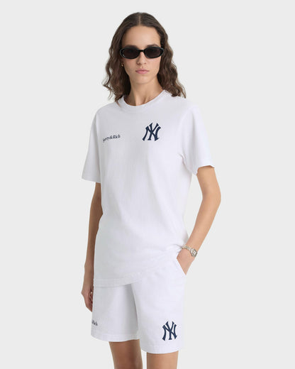 Sporty & Rich Heritage Yankees Serif Gym Short - White/Navy