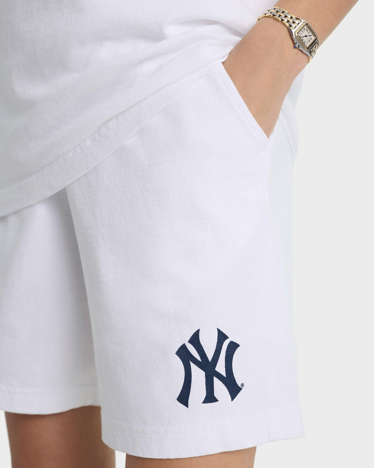 Sporty & Rich Heritage Yankees Serif Gym Short - White/Navy