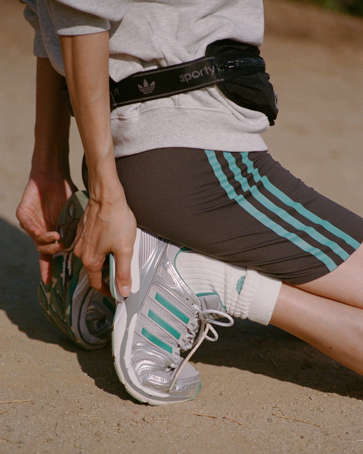 Sporty & Rich Adistar Control 5 - Silver/Teal/White