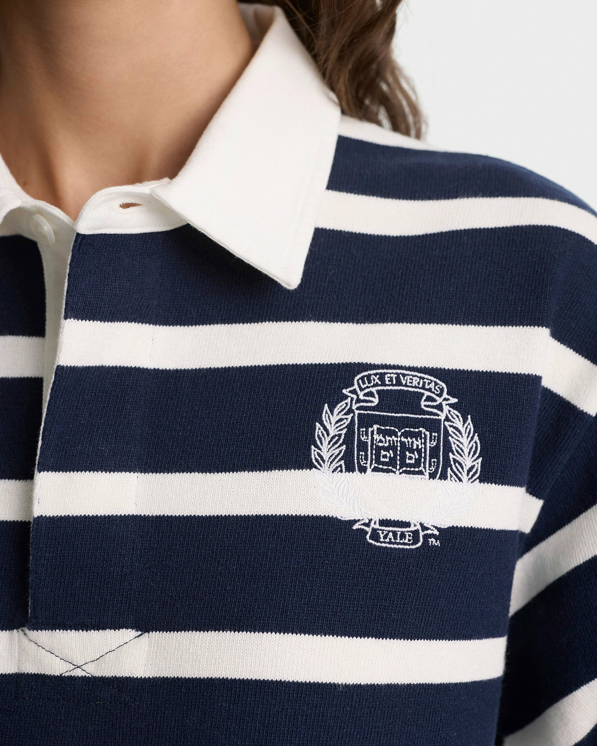 Sporty & Rich Yale Crest Rugby Polo - Navy/White