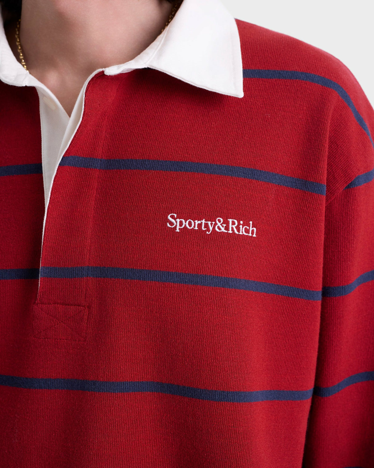 Sporty & Rich Serif Logo Rugby Polo Men - Merlot/White/Dark Navy